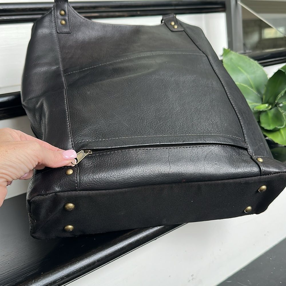 Solo Black Leather Tote Bag with Front Pocket - Picture 9 of 14